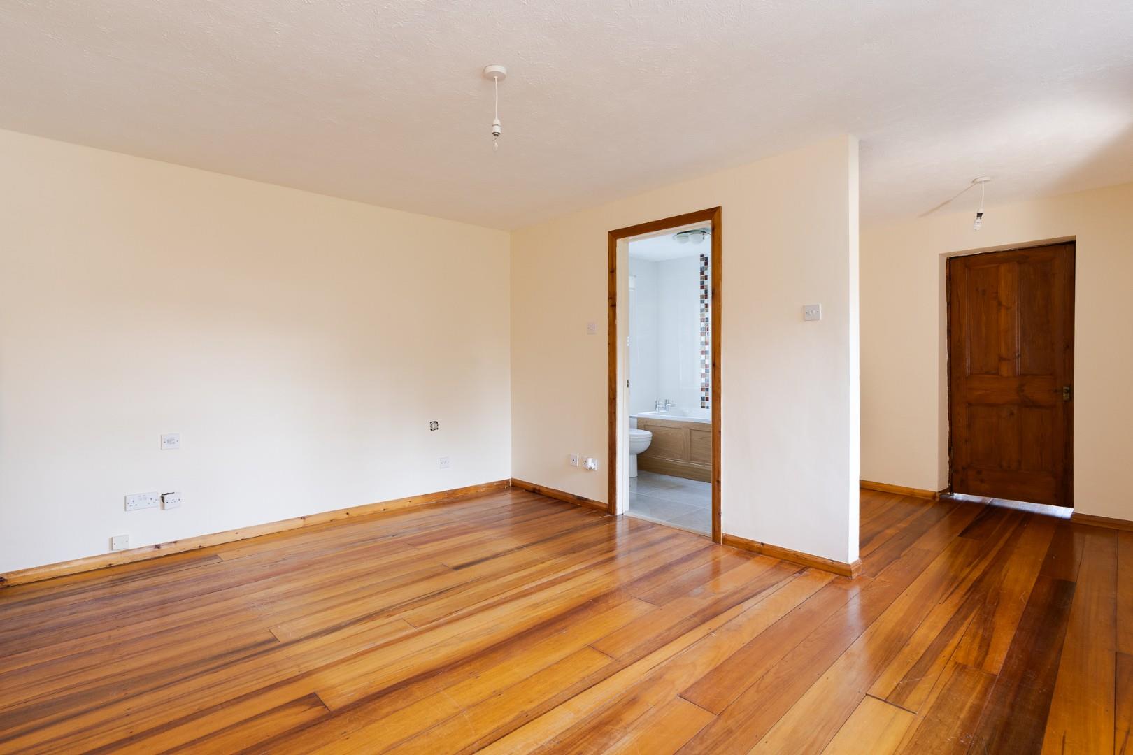 Ty Isaf, Main Road, Gwaelod-Y-Garth, Cardiff, CF15 9HJ